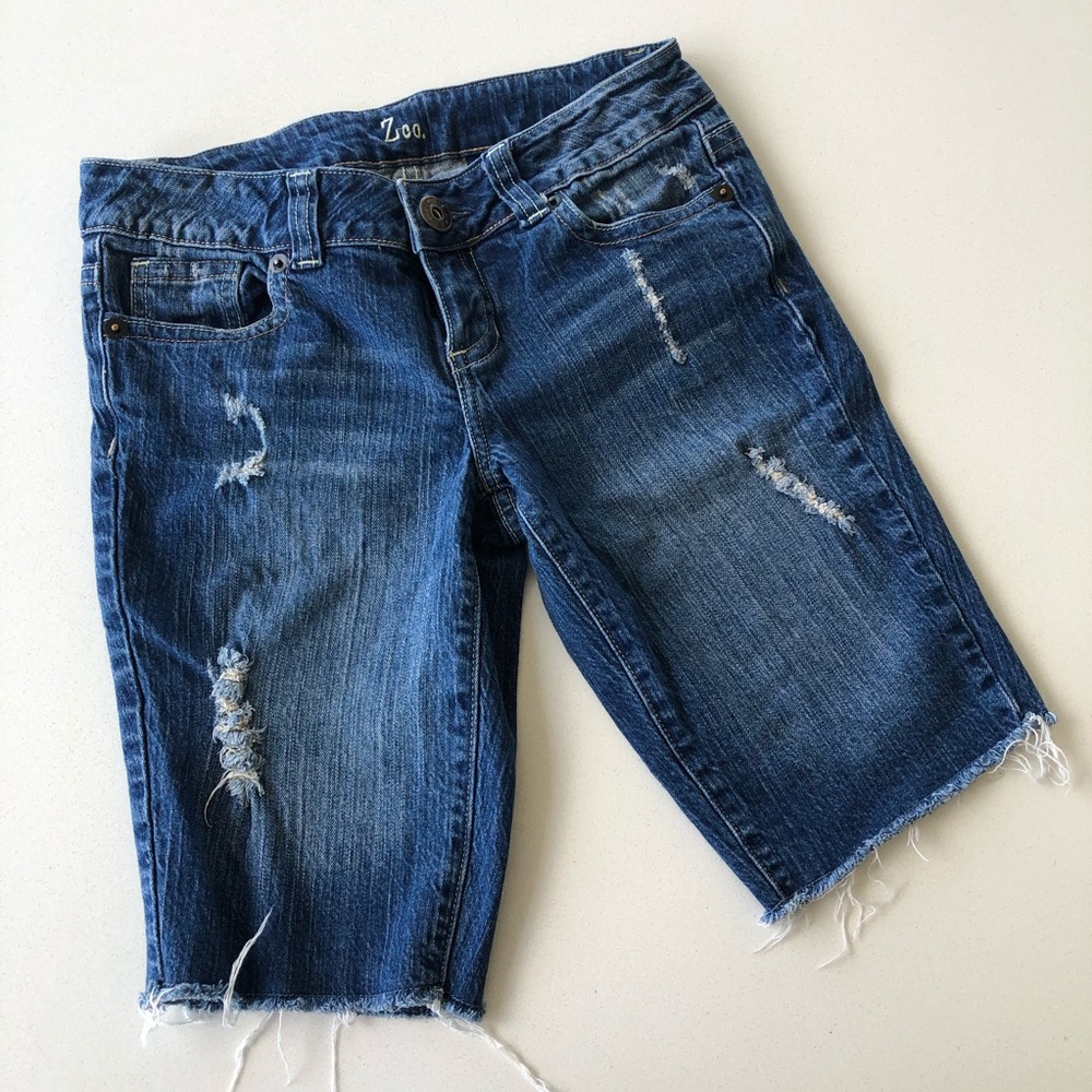 **SOLD** ZCo Bermuda Raw Edge Fringe Jean Shorts
